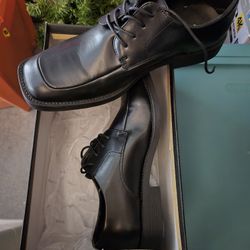 Like New Pair Of Black Dress Shoes."CHECK OUT MY PAGE FOR MORE DEALS "