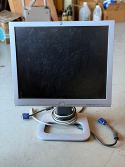 LCD Monitor with VGA Cable