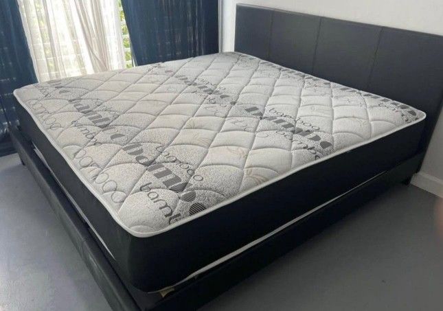 NEW MATTRESS KING SIZE PLUSH WITH BOX SPRING