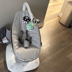 Mamaroo Multi motion Baby Swing