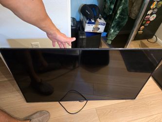 Vizio 50 inch 4K smart TV w/ mount