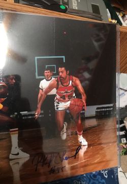 8X10 signed photo of Phil Chenier w/card