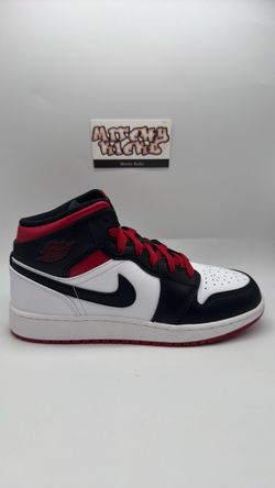 Jordan 1 Mid Gym Red Black Toe (GS) Sz. 5.5Y