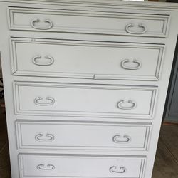 Dresser/ Tv Stand 