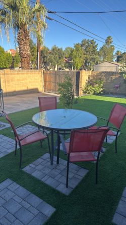 Outdoor patio table