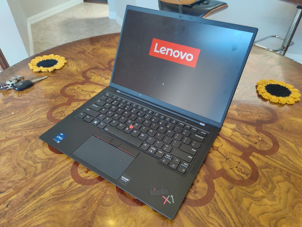 Lenovo ThinkPad X1 Carbon Gen 10, i7 12th gen, 32gb,512gb SSD.
