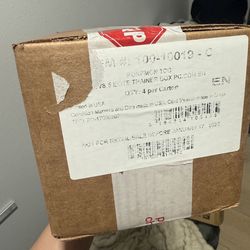 POKEMON CENTER PRISMATIC EVOLUTIONS  ETB SEALED CASE ELITE TRAINER BOX