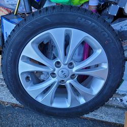17" Alloy Rims & Studded Snow Tires 215\55R17 94T Hankook Kia & Others