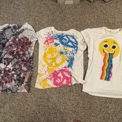 3 Juniors Size Large Short Sleeve Shirts