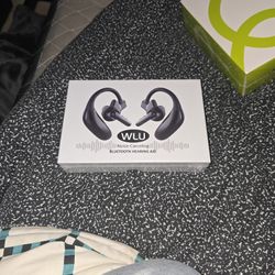 Hearing aids with noise cancellation