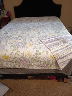 Nice bed quilt bed spread can be used both side 10.00