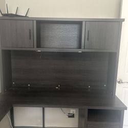 Desk With Hutch