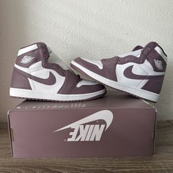 Air Jordan 1 “Mauve” Size 11