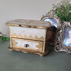 Small vintage florantine jewelry box made in Italy
