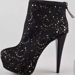 Sexy Alice and Olivia Black Paige Booties Size 9