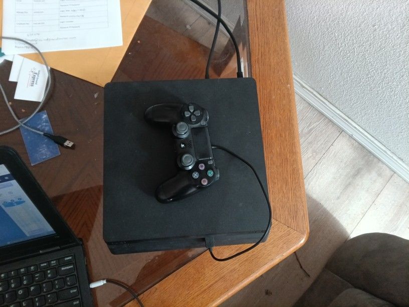 PS4 Slim 1TB