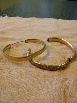 VINTAGE GOLD FILED BRACELETS COSTUME JEWELRY BUT VERY NICE