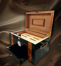 LIMITED EDITION HUMIDOR FOR 150 CIGARS