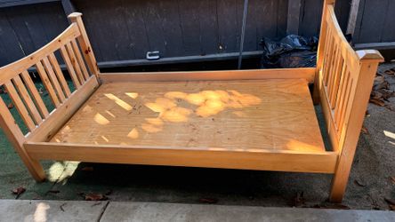 Twin bed frame