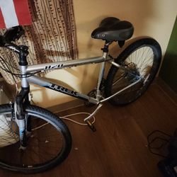 Trek Mountain Bike Model 820 Excellent Condition 
