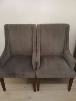 2 Dining / Accent Chairs. Please See Full Description Below.