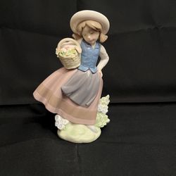 Lladro Sweet Scent Figurine