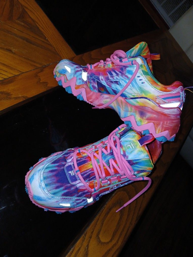 Girls FILA SHOES 8.