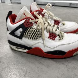 Jordans retro 4 Red and white 10.5 