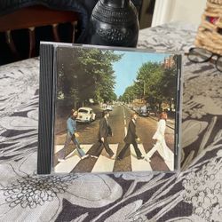 The Beatles- Abbey Road! Compact Disc.