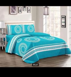 Teal Greek Key Quilt Bedspread Set
