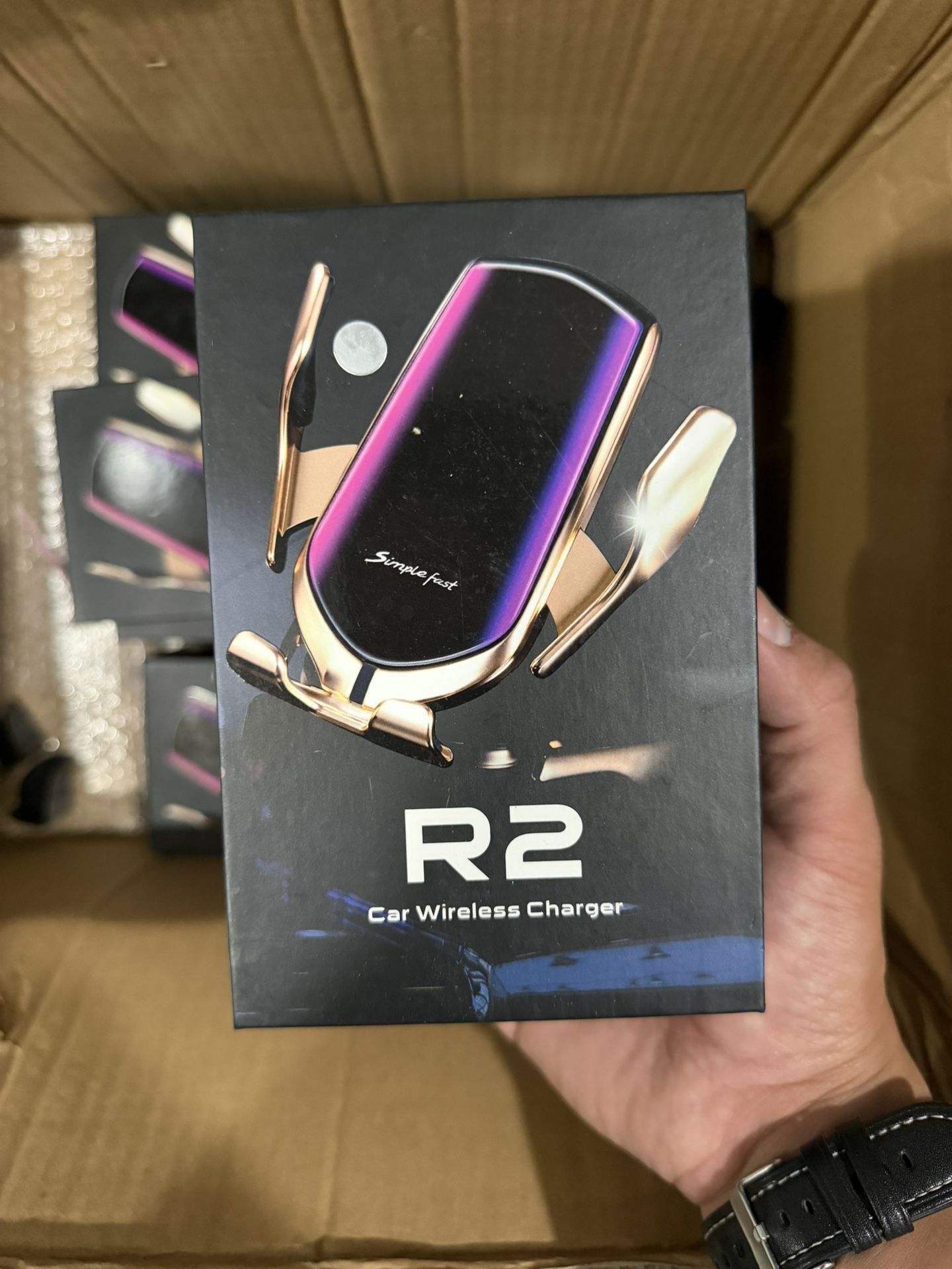 New R2 Car Wirless Charger