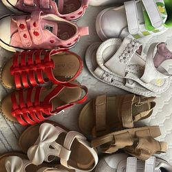 Girl Toddler Shoes Size 6 And 7 Used 