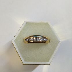 10kt Yellow Gold Diamond Ring 