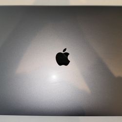 MacBook Pro 15” 2018 16GB Ram 250gb Storage