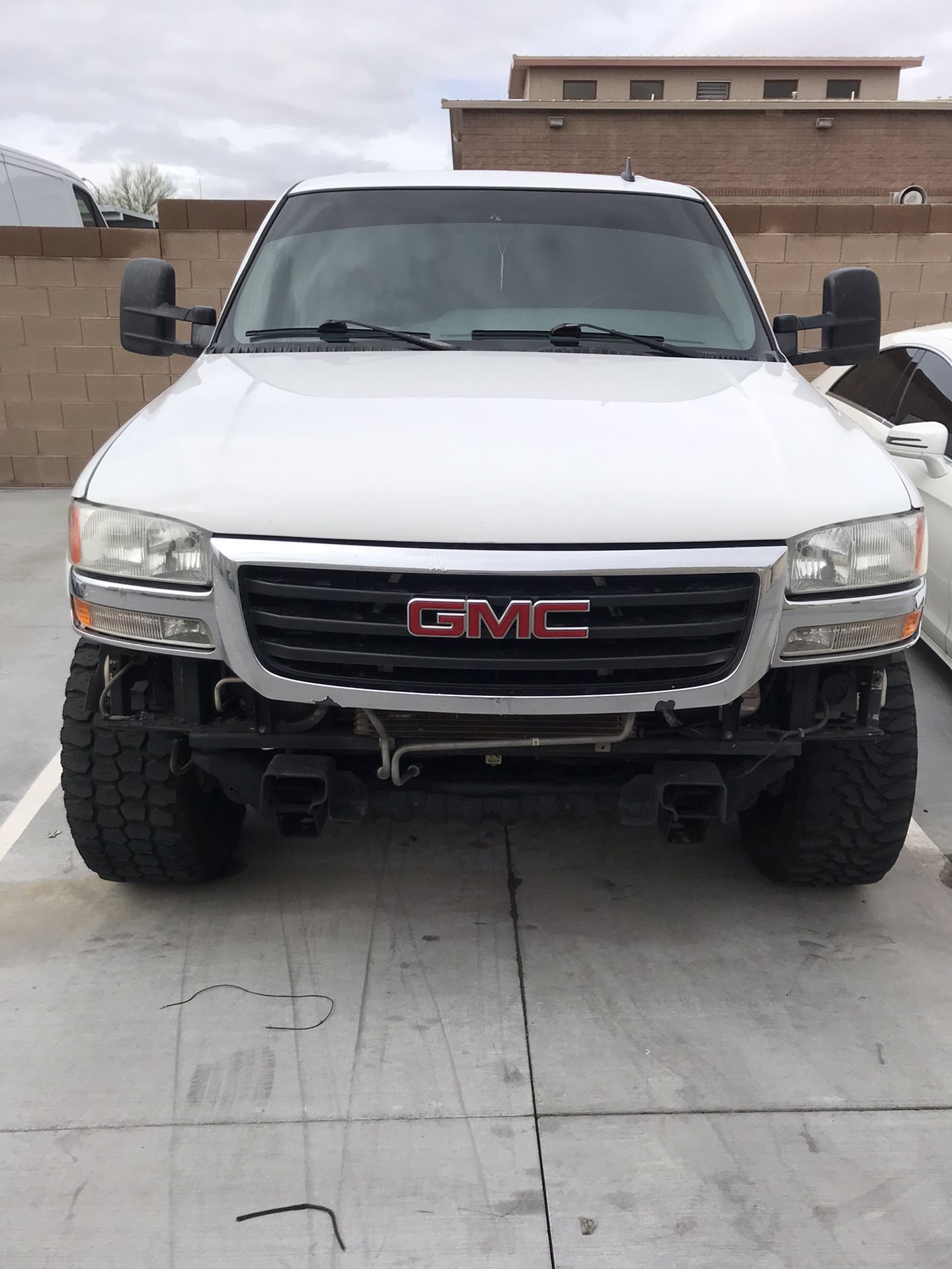 2006 Gmc Sierra Hd Front End Conversion 06 GMC SIERRA 2500HD FRONT END for Sale in Las Vegas, NV - OfferUp