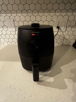 Black Compact Air Fryer with Timer Knob