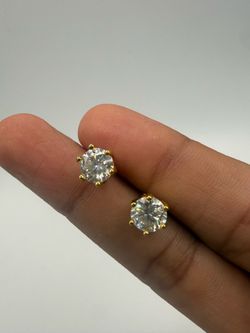 VVS1 Moissanite Stud Earrings Gold Plated 1ct