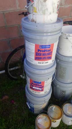 Primer and paint buckets