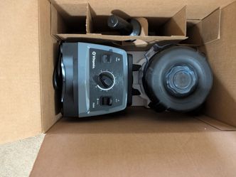 Brand new vitamix 7500. Never used