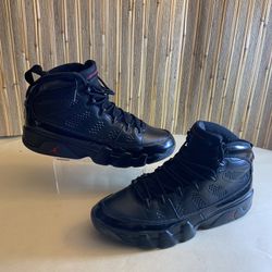 Air Jordan #302370-014 Retro Bred 9 Size 10