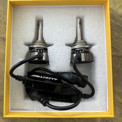 AUXITO 9005 / HB3 LED Headlight Bulbs – Bright White (Lightly Used)