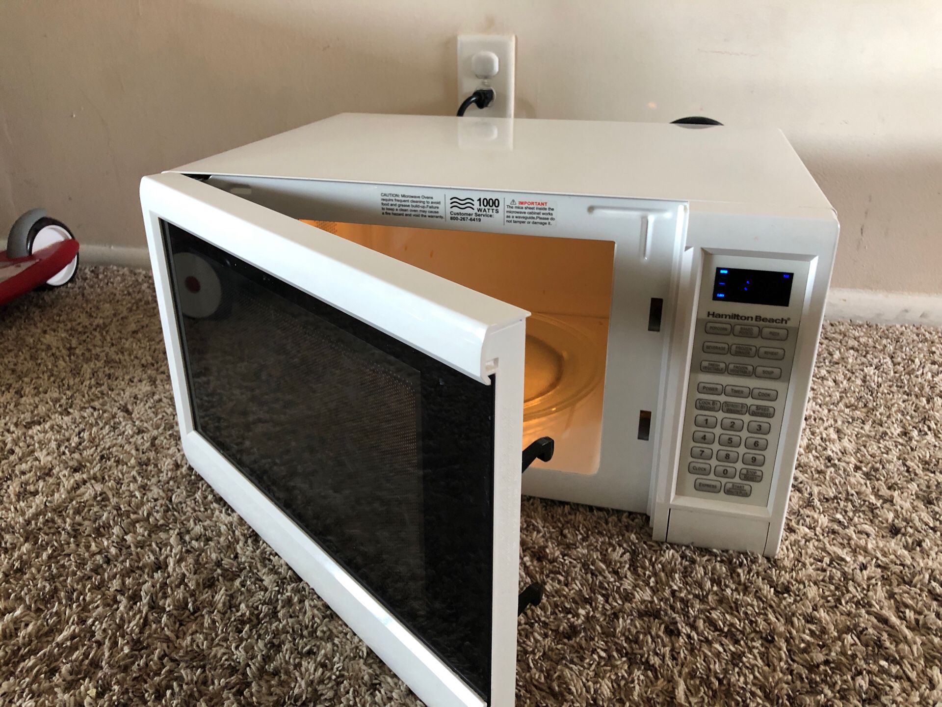 Hamilton Beach 1.3 cu ft Digital Microwave oven white