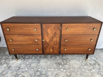 Vintage Mid-Century Modern 8-Drawer Dresser – Walnut with Diamond Inlay