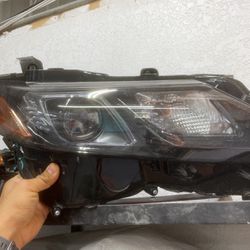 2018-22 Toyota Camry Headlights OEM 