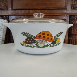 Vintages SEARS 1970s Corning Ware Mushroom 4 Quart Casserole With Lid 