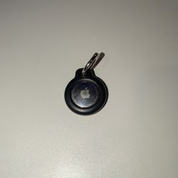 Apple Airtag with keychain