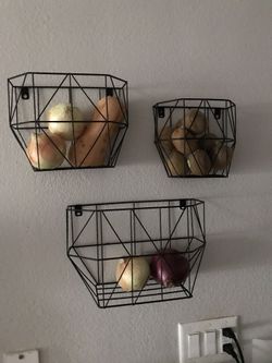 Kitchen wall baskets