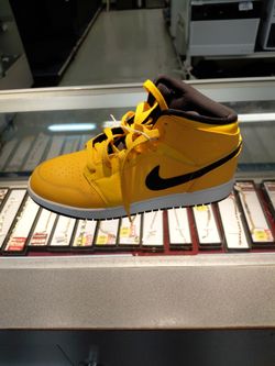 Nike air size 7y