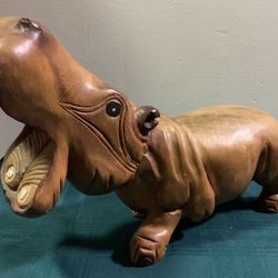 Vintage wooden carved quality made hippopotamus sculpture - 15” x 10” x 6” 