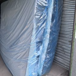 NEW King Size Mattress Pressure Smart Bed Set / Box Spring / Frame